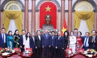 Top leader reiterates Party, State support for Vietnamese business community