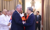 Vietnam, Cuba issue joint statement