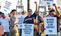 US port workers end strike after reaching wage agreement