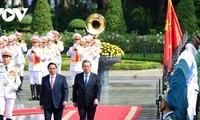 PM hosts official welcome ceremony for Chinese Premier