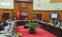 PM urges to develop modern urban railway systems in Hanoi, HCMC