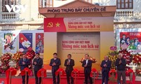 Hanoi exhibition spotlights Party’s historical milestones