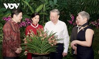 Singaporean orchid hybrid named in honour of Vietnamese Party chief, his spouse