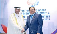 PM meets with GCC Secretary-General in Malaysia
