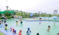 Quang Ninh offers free swimming lessons to rural children