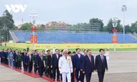 Party, State leaders pay tribute to President Ho Chi Minh