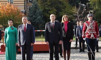 Official welcome ceremony held for Vietnamese Party chief in Bulgaria