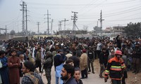 Suicide bombing in Pakistan causes heavy casualties