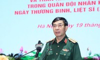 Quân ủy Trung ương gặp mặt đại biểu người có công với cách mạng và thân nhân liệt sỹ đang công tác trong quân đội