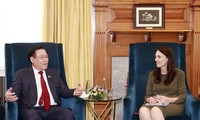 Chủ tịch Quốc hội Vương Đình Huệ hội kiến Thủ tướng New Zealand Jacinda Ardern 