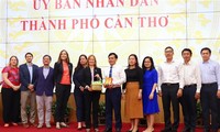 USAID ưu tiên hợp tác với Cần Thơ về giảm thiểu rác thải y tế và ứng phó với biến đổi khí hậu