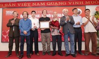 Ha Dong Intellectuals named Job Prize winner at Bui Xuan Phai Awards 2020