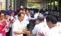 Reencuentro de antiguos alumnos laosianos con sus profesores de Vietnam