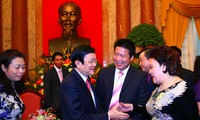 Presidente de Vietnam felicita a los empresarios domésticos más sobresalientes