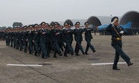 Lanza ejército emulación “Ecos de la victoria de Dien Bien Phu en el cielo”