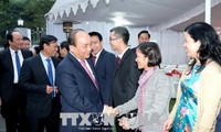 Premier vietnamita se reúne con compatriotas nacionales en la India