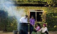 Costumbres tradicionales de familias vietnamitas en la Nochevieja 