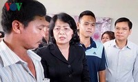 Vicepresidenta de Vietnam visita a las víctimas del incendio en el edificio Carina Plaza