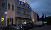 Un mercado nocturno de vietnamitas en Polonia 