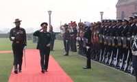 Mengembangkan hubungan kemitraan strategis dan komprehensif Vietnam-India