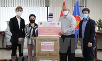 Vietnam entrega mascarillas antibacterianas a compatriotas en Corea del Sur