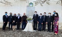 Rinden homenaje póstumo a periodistas argelinos caídos en Vietnam