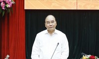 Presidente de Vietnam se reúne con dirigentes de la provincia norteña de Hung Yen 