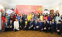 Comunidades de vietnamitas en muchos países festejan el Tet