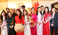 Vietnamitas en ultramar festejan el Tet