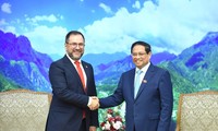 Primer Ministro de Vietnam recibe al Ministro de Relaciones Exteriores de Venezuela