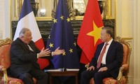 Vietnam y Francia fortalecen cooperación legislativa y descentralizada