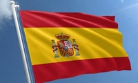 Dirigentes vietnamitas felicitan a España en ocasión del Día Nacional