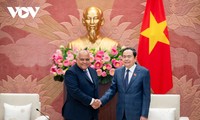 Titular del Parlamento de Vietnam recibe al saliente embajador cubano