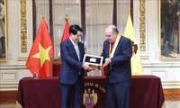 Presidente de Vietnam recibe la Llave de Ciudad de Lima