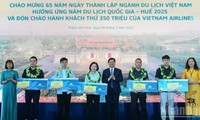 Vietnam Airlines celebra su pasajero número 350 millones en su 30.º aniversario