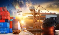 Las exportaciones e importaciones de Vietnam en 2025 podrian superar los 920.000 millones de dólares 