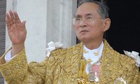 พระบาทสมเด็จพระเจ้าอยู่หัวทรงมีพระราชดำรัสในพิธีเสด็จออกมหาสมาคมวันเฉลิมพระชนมพรรษา 5 ธันวาคม