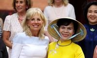 นาง Jill Biden ภริยาของรองประธานาธิบดีสหรัฐ โจไบเดน เยือนนครโฮจิมินห์