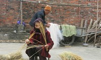 สร้างงานทำและค้ำประกันรายได้ให้แก่ผู้สูงอายุ