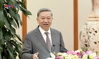 เลขาธิการใหญ่พรรค โตเลิม พบปะกับผู้แทนสภาแห่งชาติรุ่นใหม่