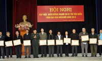 Outstanding individuals in Lao Cai province honored