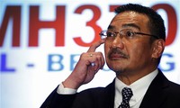 Malaysia calls for international support to find missing plane