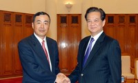 PM Dung receives foreign ambassadors