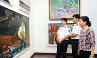 Painters draw pictures of Truong Sa archipelago