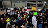 Donald Trump's anti-refugee order draws mixed reactions