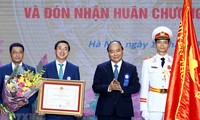 Prime Minister applauds cancer hospital's achievements