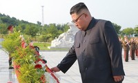 North Korean leader visits war cemetery