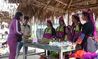 Ha Lau ethnic market restored as a tourist attraction