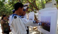 Ausstellung über Spratly- und Paracelinselgruppe in Khanh Hoa