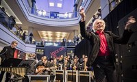 Landes-Jugendjazzorchester Bayern bringt den vietnamesischen Jazz-Anhängern neue Atmosphäre